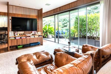 Casa à venda com 925m², 4 quartos e 8 vagas