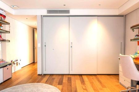 Casa à venda com 925m², 4 quartos e 8 vagas