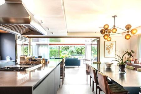 Casa à venda com 925m², 4 quartos e 8 vagas
