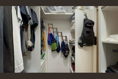 Apartamento à venda com 120m², 3 quartos e 1 vagaCloset da suíte