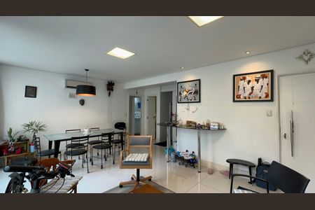 Apartamento à venda com 120m², 3 quartos e 1 vagaSala