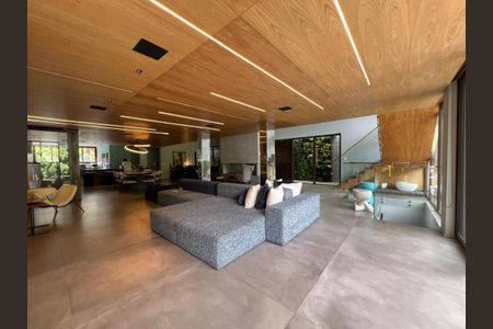 Casa à venda com 860m², 3 quartos e 3 vagas