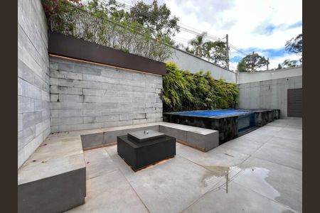 Casa à venda com 860m², 3 quartos e 3 vagas