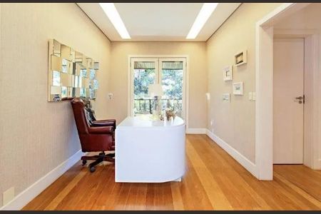 Casa à venda com 613m², 4 quartos e 4 vagas