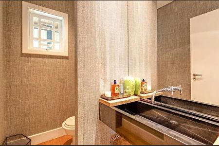 Casa à venda com 613m², 4 quartos e 4 vagas