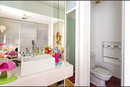 Casa à venda com 613m², 4 quartos e 4 vagas