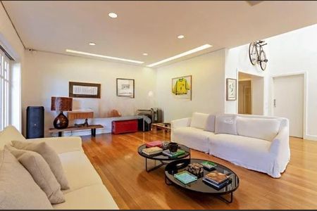 Casa à venda com 613m², 4 quartos e 4 vagas