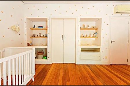 Casa à venda com 613m², 4 quartos e 4 vagas