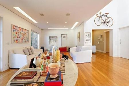 Casa à venda com 613m², 4 quartos e 4 vagas