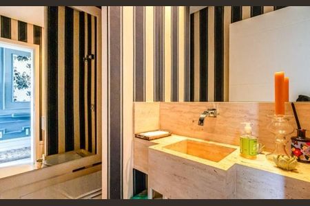 Casa à venda com 359m², 3 quartos e 3 vagas
