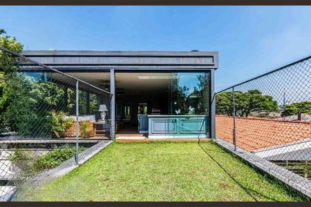 Casa à venda com 359m², 3 quartos e 3 vagas