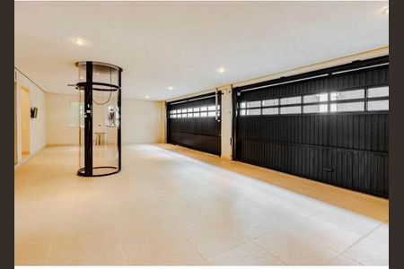 Casa à venda com 553m², 3 quartos e 8 vagas