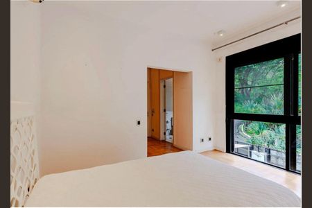 Casa à venda com 553m², 3 quartos e 8 vagas