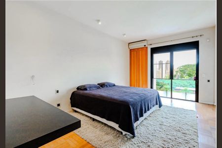 Casa à venda com 553m², 3 quartos e 8 vagas