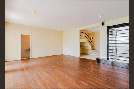 Casa à venda com 553m², 3 quartos e 8 vagas