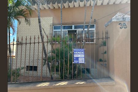 Casa à venda com 347m², 7 quartos e 5 vagasFachada + plaquinha