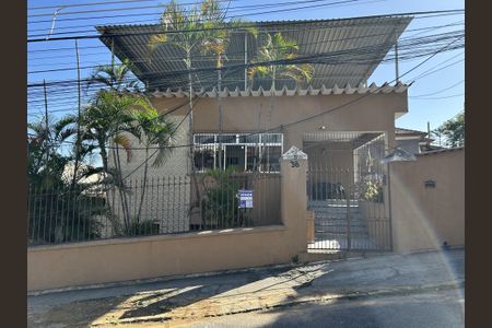 Casa à venda com 347m², 7 quartos e 5 vagasFachada + plaquinha