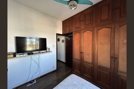 Casa à venda com 347m², 7 quartos e 5 vagasQuarto 2