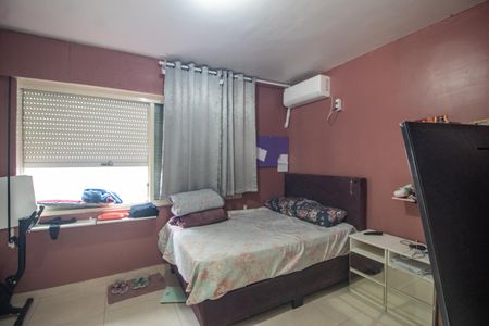 Casa à venda com 300m², 4 quartos e 2 vagas Casa à venda com 300m², 4 quartos e 2 vagasQuarto