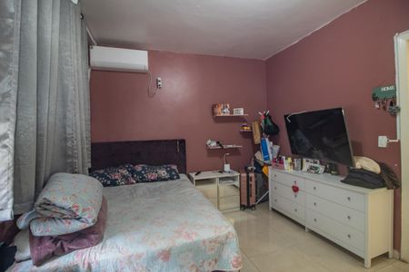 Casa à venda com 300m², 4 quartos e 2 vagas Casa à venda com 300m², 4 quartos e 2 vagasQuarto