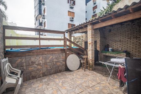 Casa à venda com 300m², 4 quartos e 2 vagas Casa à venda com 300m², 4 quartos e 2 vagasÁrea comum