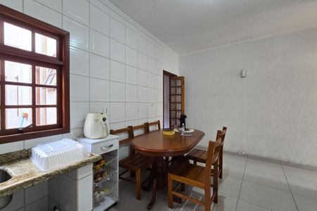 Casa à venda com 177m², 3 quartos e 2 vagasCozinha