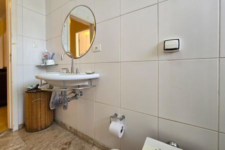 Casa à venda com 177m², 3 quartos e 2 vagasBanheiro Social