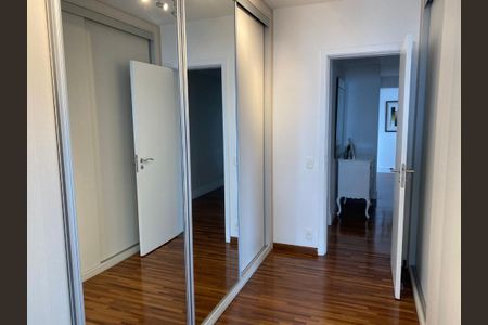 Apartamento à venda com 214m², 3 quartos e 3 vagas