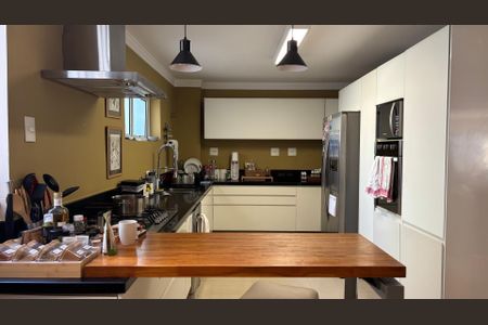 Apartamento à venda com 240m², 3 quartos e 2 vagas