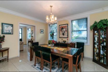Casa à venda com 1022m², 4 quartos e 8 vagas