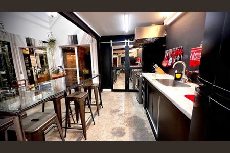 Casa à venda com 240m², 3 quartos e 2 vagas