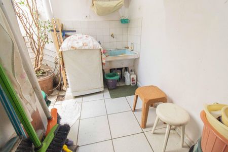 Casa à venda com 90m², 2 quartos e 1 vaga Casa à venda com 90m², 2 quartos e 1 vagaÁrea de Serviço e quintal