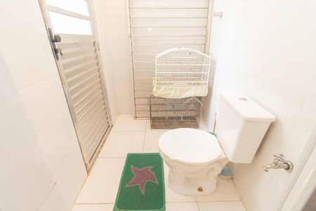 Casa à venda com 90m², 2 quartos e 1 vaga Casa à venda com 90m², 2 quartos e 1 vagaBanheiro da Suíte