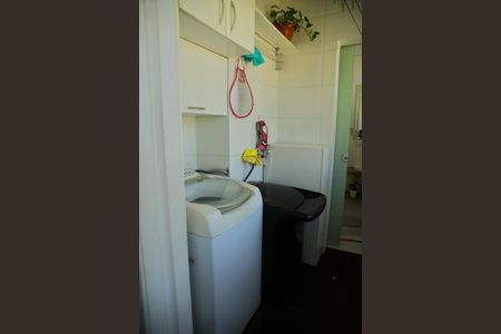 Apartamento à venda com 65m², 2 quartos e 1 vagaÁrea de Serviço