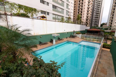 Apartamento à venda com 83m², 3 quartos e 1 vaga Apartamento à venda com 83m², 3 quartos e 1 vagaÁrea comum - Piscina