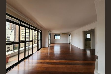 Apartamento à venda com 3 quartos, 200m² em Moema, São Paulo