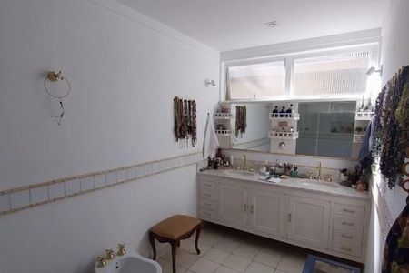 Casa à venda com 313m², 3 quartos e 4 vagas