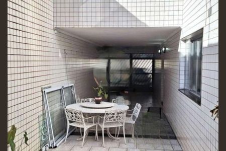Casa à venda com 226m², 4 quartos e 5 vagas