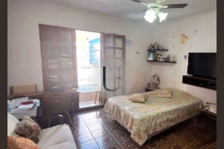 Casa à venda com 226m², 4 quartos e 5 vagas