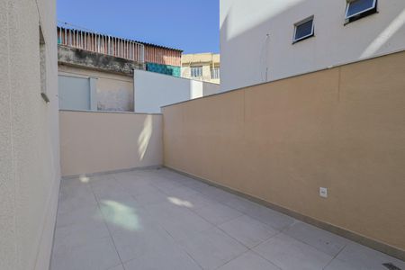 Apartamento à venda com 93m², 2 quartos e 2 vagasVaranda