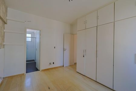 Apartamento à venda com 130m², 3 quartos e 2 vagasQuarto 3 - Suíte
