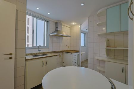 Apartamento à venda com 130m², 3 quartos e 2 vagasCozinha