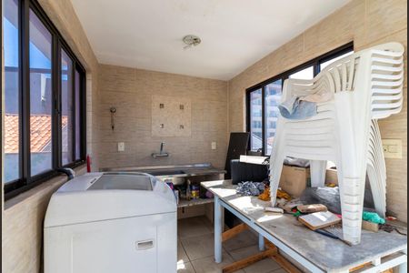 Casa à venda com 309m², 4 quartos e 5 vagas Casa à venda com 309m², 4 quartos e 5 vagasCobertura