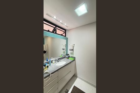 Apartamento à venda com 97m², 1 quarto e 1 vaga Apartamento à venda com 97m², 1 quarto e 1 vagaBanheiro da Suíte