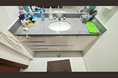 Apartamento à venda com 97m², 1 quarto e 1 vaga Apartamento à venda com 97m², 1 quarto e 1 vagaBanheiro da Suíte