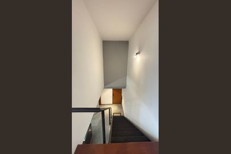 Apartamento à venda com 97m², 1 quarto e 1 vaga Apartamento à venda com 97m², 1 quarto e 1 vagaEscada