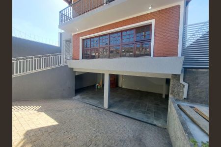 Casa para alugar com 484m², 6 quartos e 4 vagas Casa para alugar com 484m², 6 quartos e 4 vagasFachada