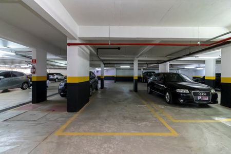 Apartamento à venda com 126m², 3 quartos e 3 vagas Apartamento à venda com 126m², 3 quartos e 3 vagasGaragem