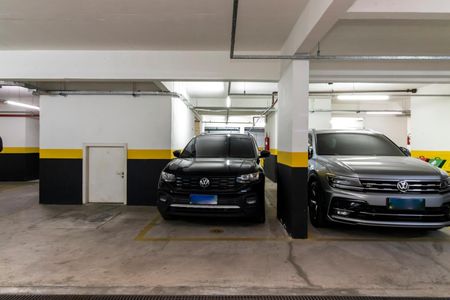 Apartamento à venda com 126m², 3 quartos e 3 vagas Apartamento à venda com 126m², 3 quartos e 3 vagasGaragem