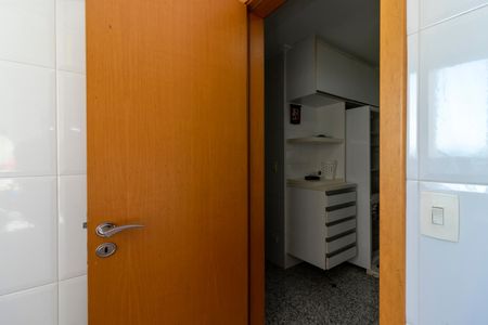 Apartamento à venda com 126m², 3 quartos e 3 vagas Apartamento à venda com 126m², 3 quartos e 3 vagasÁrea de Serviço